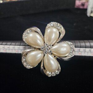 Large Faux Pearl Rhinestone Silver Tone Flower Stretch Band Fashion Ring